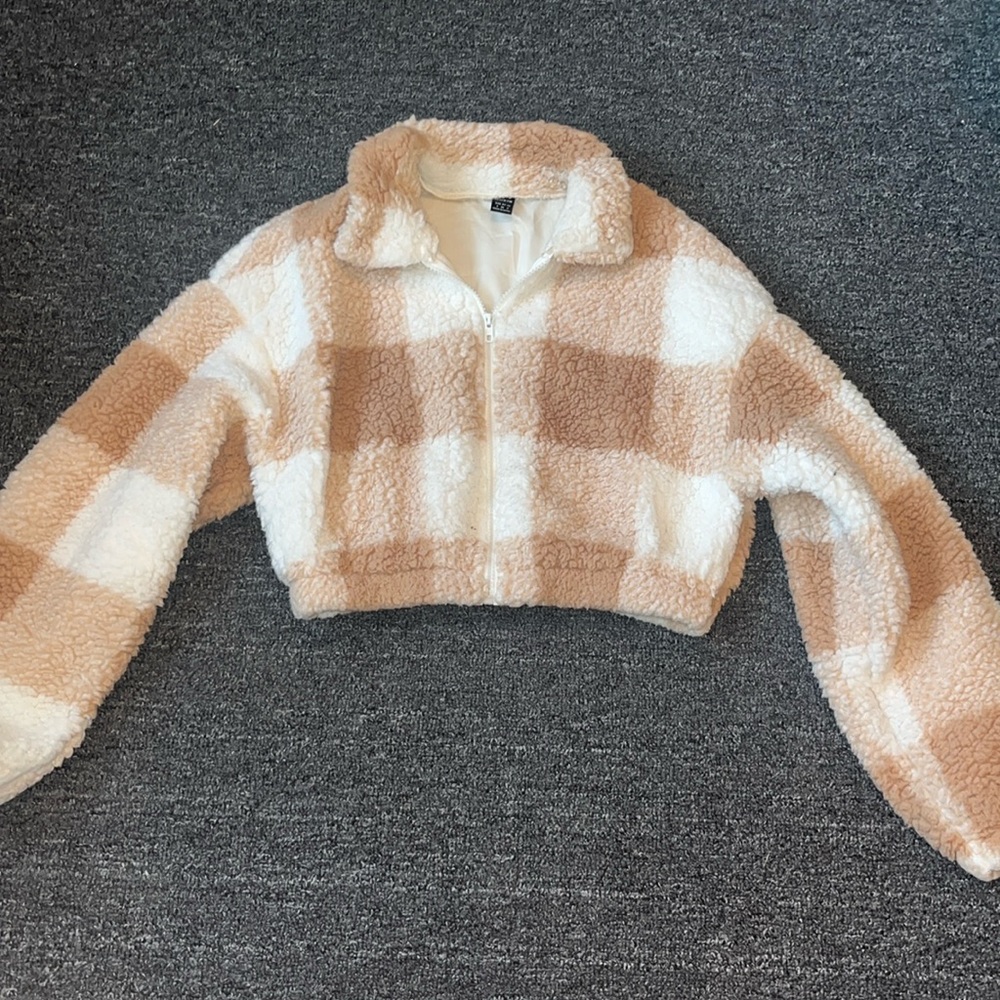 cropped fuzzy zip-up jacket size Small